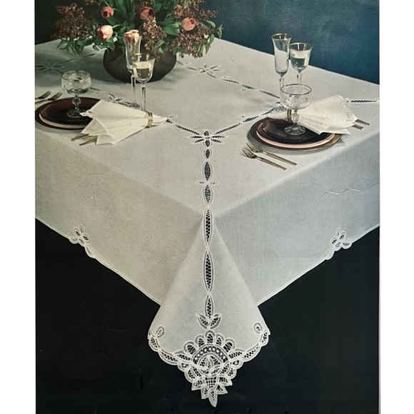 Battenburg Lace White Round Tablecloth Set - Picture 1 of 3